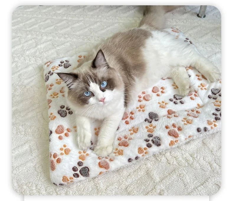 Flannel Pet Sleeping Mat & Dog Bed - Cozy Cushion for Small & Large Pets